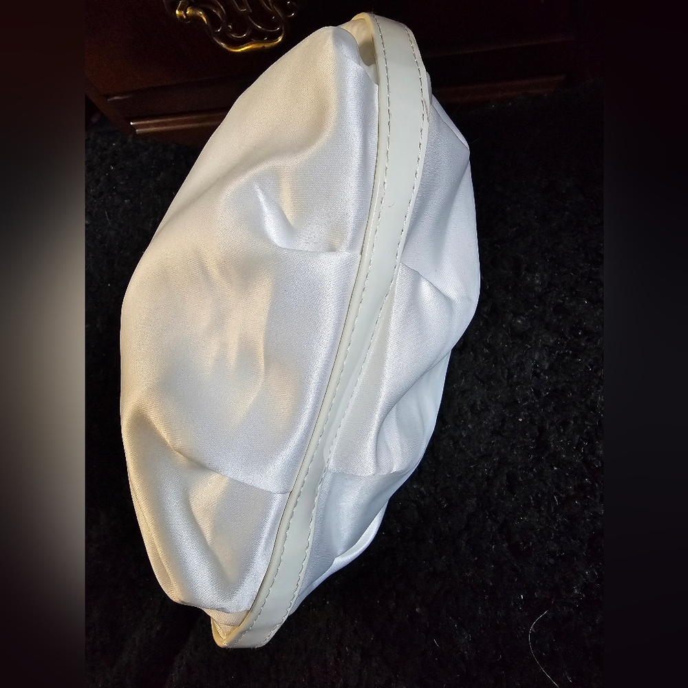 Dior Parfums White Satin Makeup Purse EUC - Picture 3 of 14
